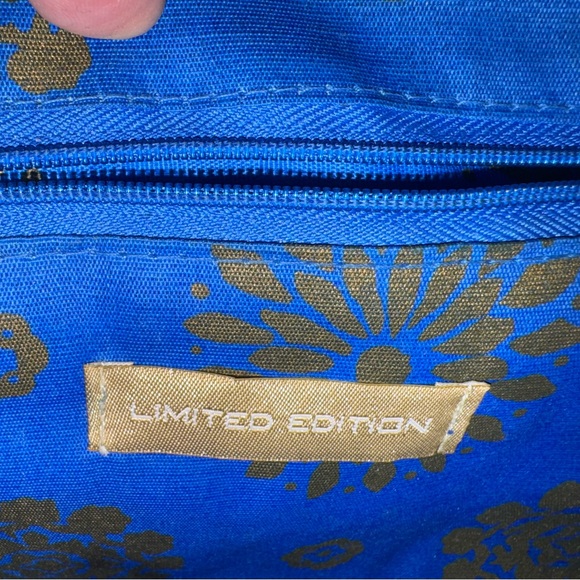 Limited Edition Crossbody Clutch - Straw with Golden Sequins & Blue Lining 💛 - Picture 4 of 5